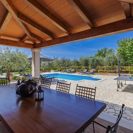 بيت للعطل Sara By Interhome