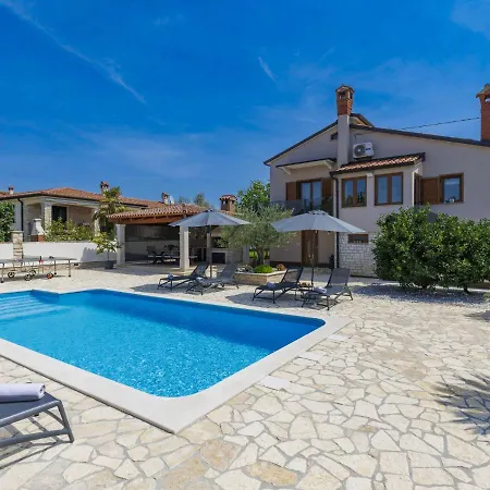 Holiday home Sara - Kst251 By Interhome