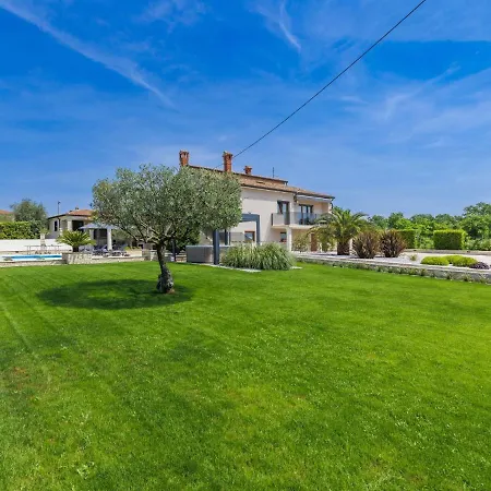 Holiday home Sara By Interhome Tar-Vabriga